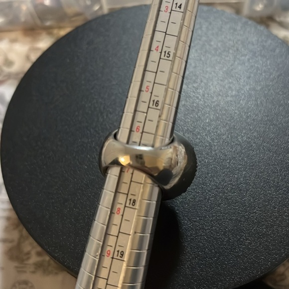 Fossil Whimsical Silver Plated Multi Crystal Rhinestone Chunky Owl Ring - Picture 15 of 16